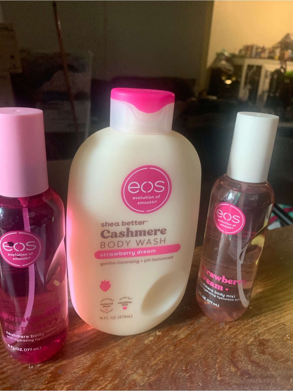 eos Strawberry Dream Cashmere Body Wash with Pink Accented Mists